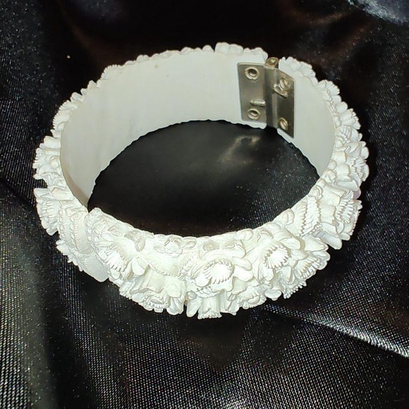 J112: Vtg French Celluloid Carved Floral Hinged Bangle Bracelet, 7” - Picture 1 of 3